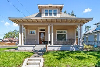 Building Photo - 1432 W Knox Ave