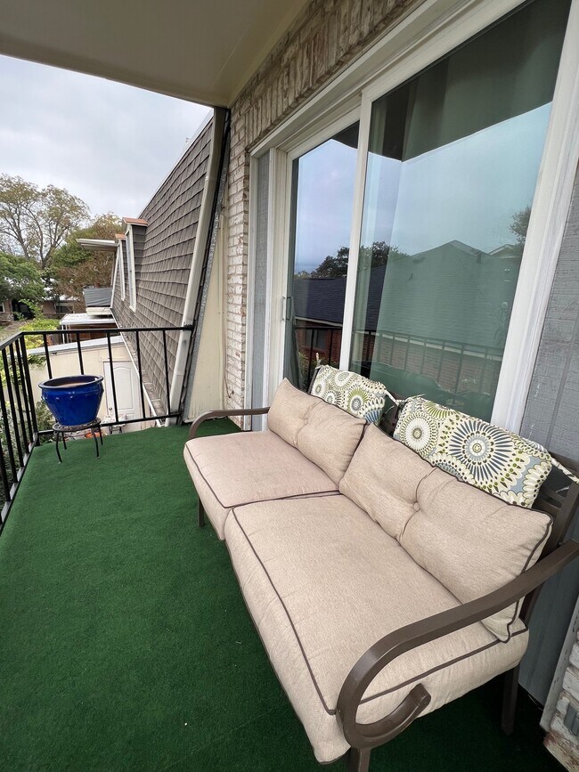 Building Photo - 168 Barilla Pl