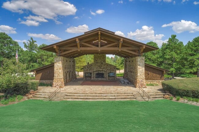 Building Photo - 11 Shumard Oak Dr