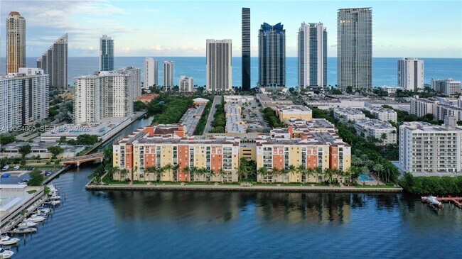 Building Photo - 17150 N Bay Rd