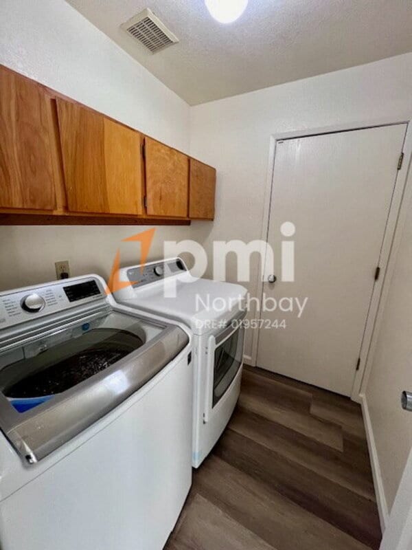 Building Photo - 816 Blackspur Dr