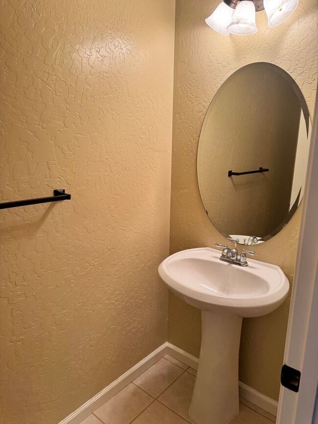 Building Photo - MOVE IN READY!! 3 BEDROOM 2 1/2 BATH HOME FOR RENT IN VILLAS AT COPPER VALLEY