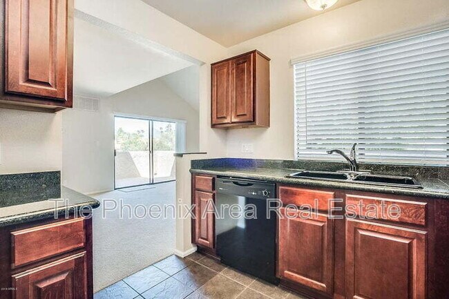 Building Photo - 10055 E Mountainview Lake Dr