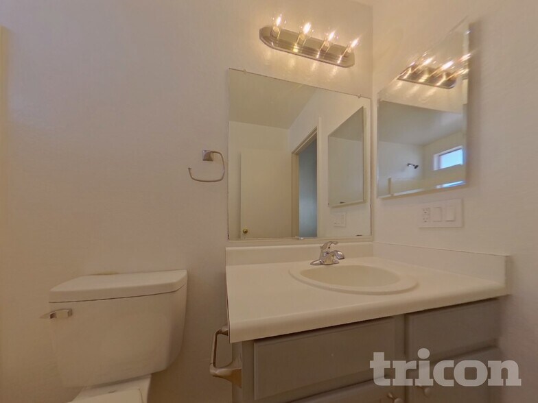 Building Photo - 23377 W Cocopah St