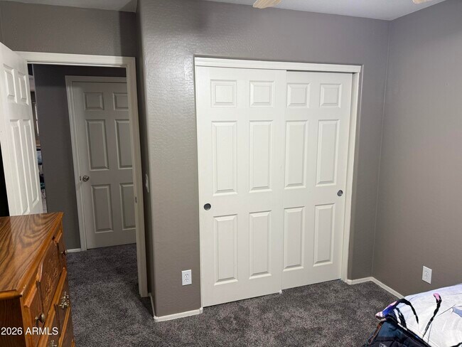 Building Photo - 5943 S 248th Dr