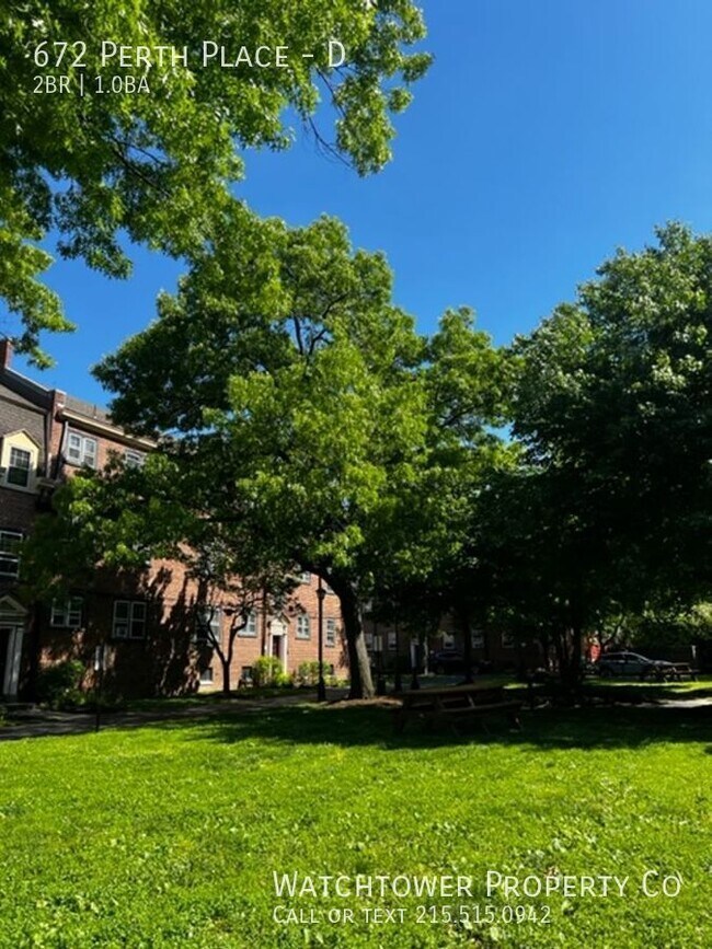 Building Photo - 672 Perth Pl