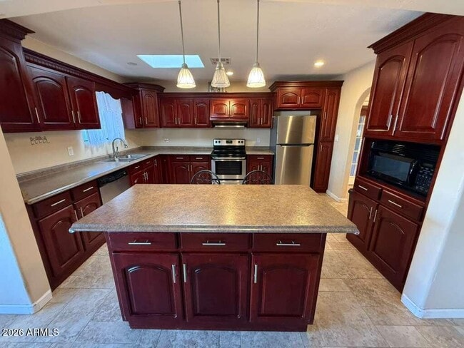 Building Photo - 3110 E 13th St