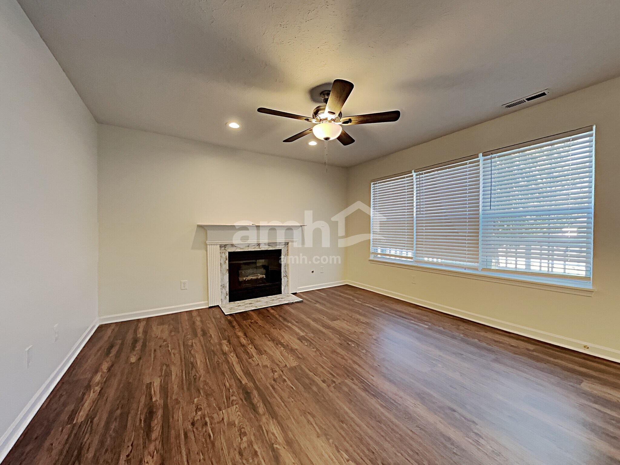 Building Photo - 4874 Oakton Way