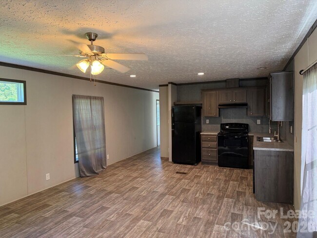 Building Photo - 115 Kimberly Cir