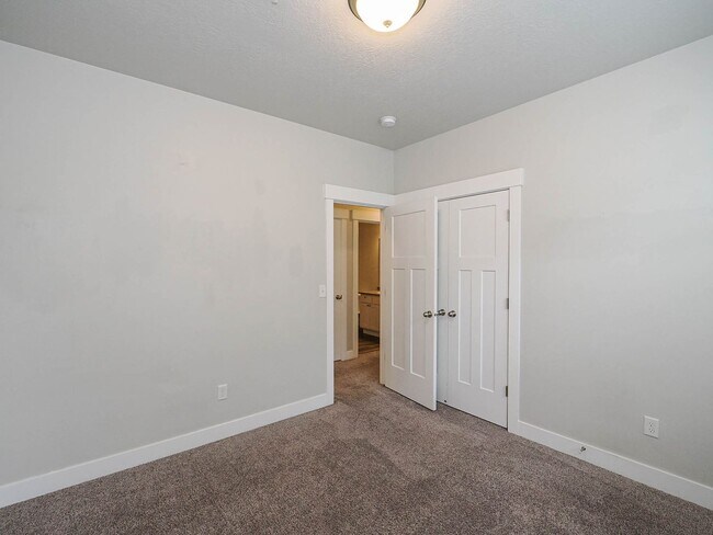 Building Photo - 14474 S Renner Ln
