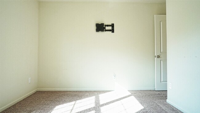 Building Photo - 10510 Pine Landing Dr