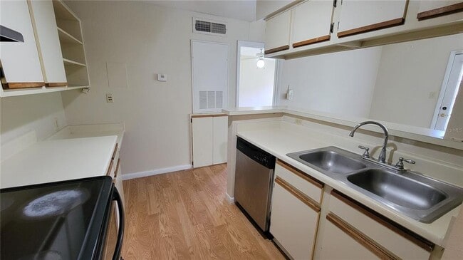 Building Photo - 5500 Devonbriar Way