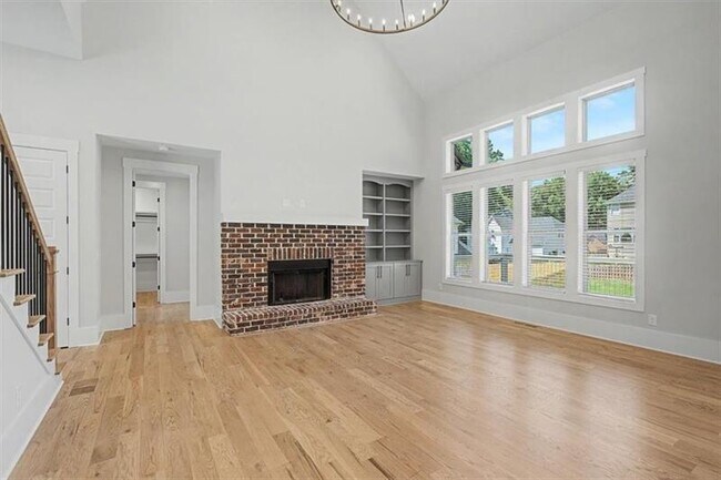 Building Photo - 133 W Putnam Ferry Rd