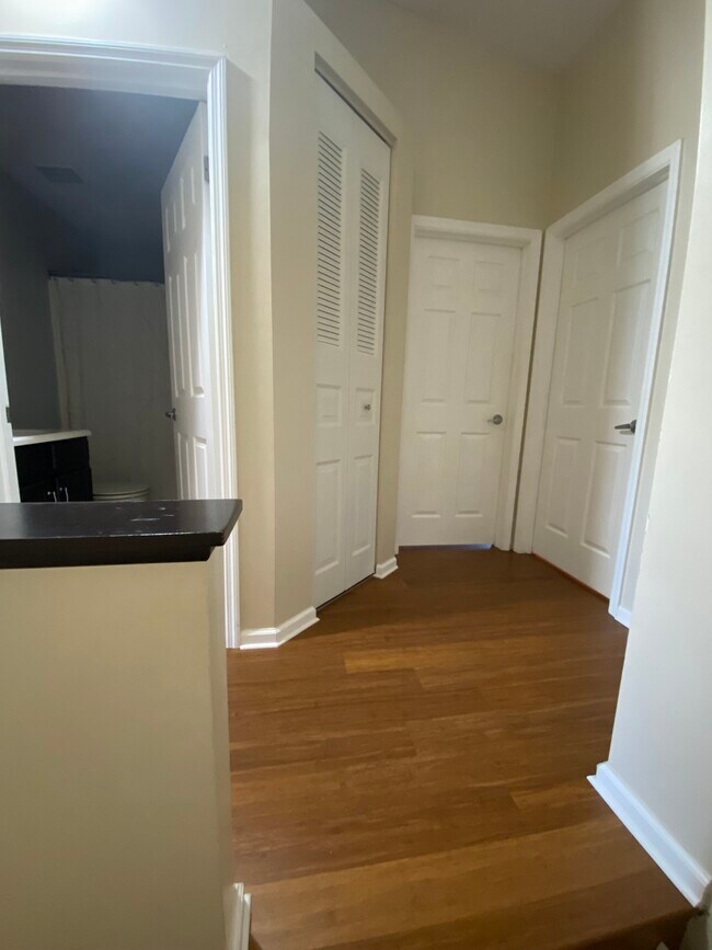 Stairs to 2nd Floor - 2519 Hawthorne Dr