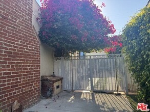 Building Photo - 1155 S La Jolla Ave
