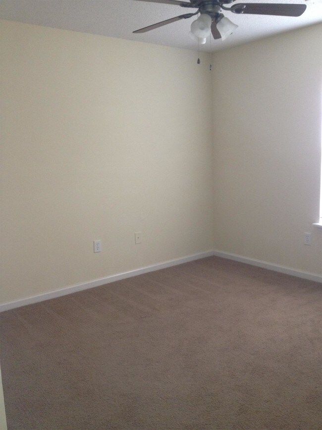 Building Photo - 135 Lavender Lakes Dr