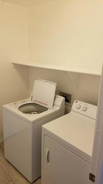 Building Photo - 1167 W Fruit Tree Ln