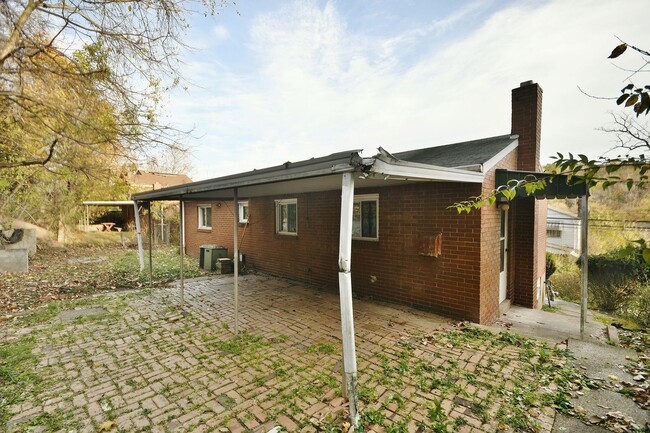 Building Photo - Charming 3-Bedroom Ranch in Wilkinsburg