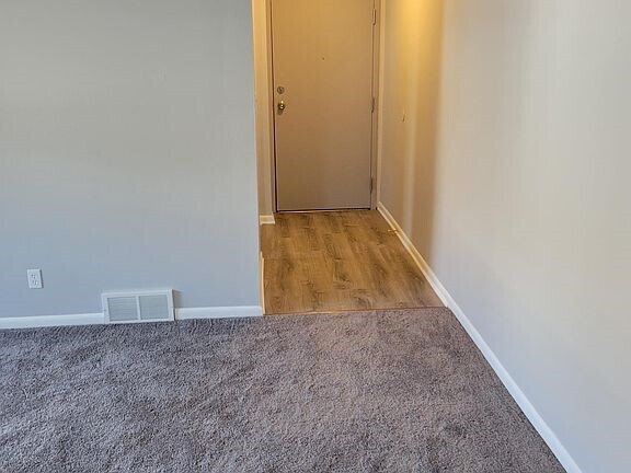 Building Photo - 115 Denrose Dr