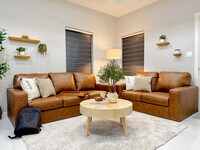 Building Photo - 1118 Country Club Dr