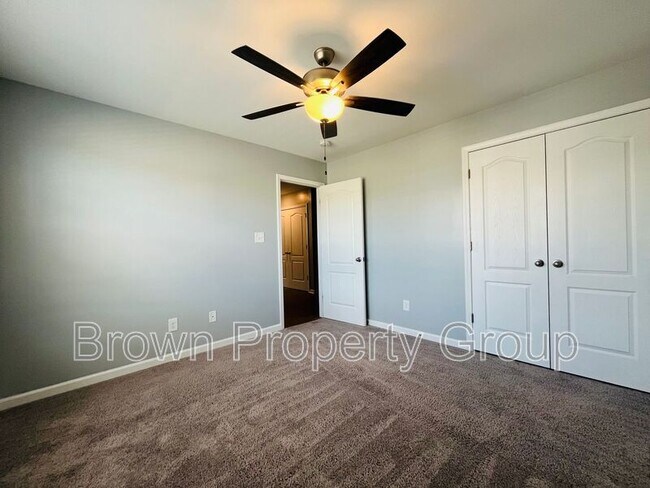Building Photo - 2165 Stonewash Dr
