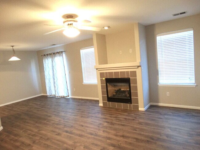 Building Photo - Fantastic Updated 3 Bed 2 Bath 2 Car Garage Duplex at Saddle Rock Ridge in Cherry Creek Schools!!