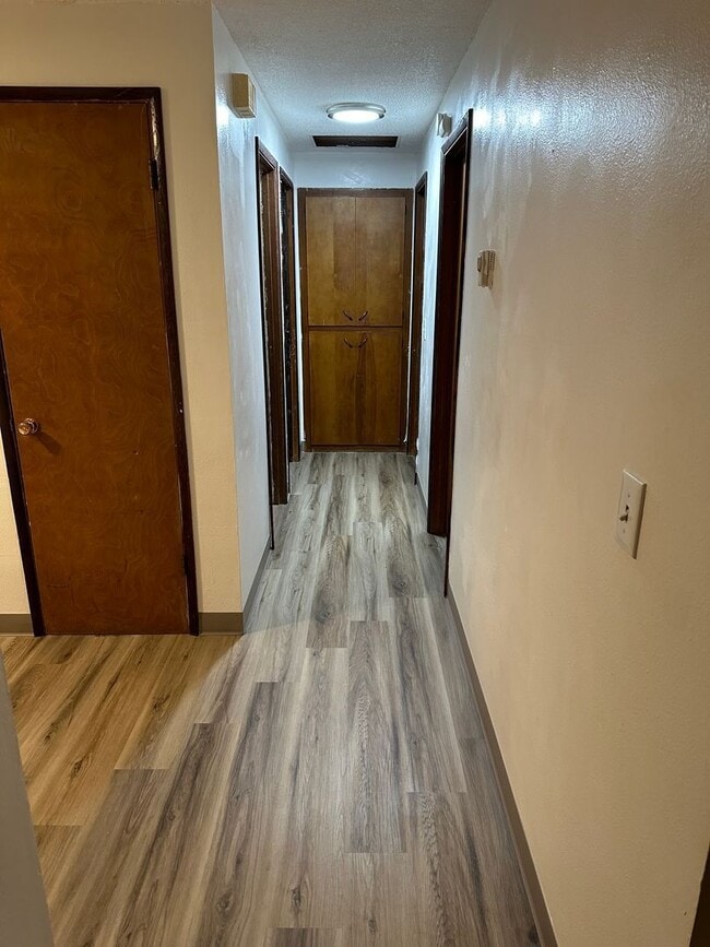 Building Photo - 1580 Larkspur Ave