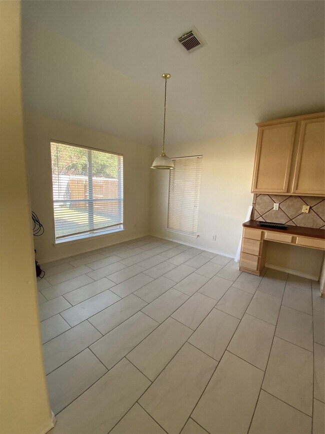 Building Photo - 17702 Forest Haven Trail