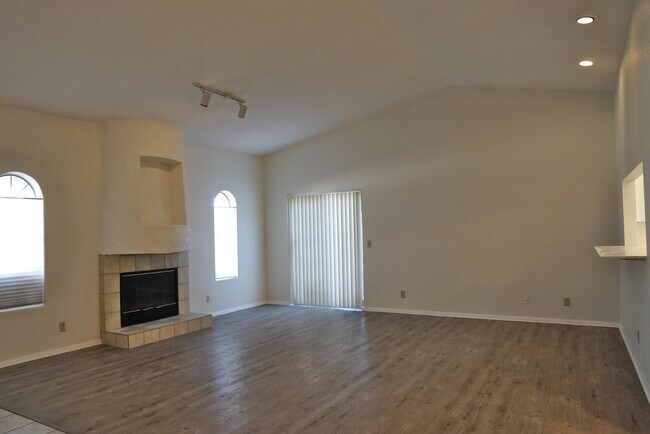Building Photo - 54015 Avenida Juarez