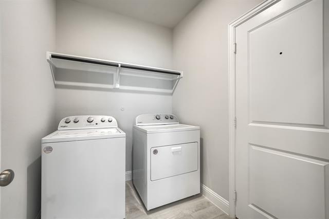 Building Photo - 724 Portina Dr