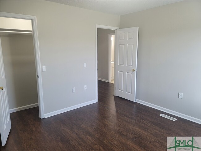 Building Photo - 230 Lanier Dr