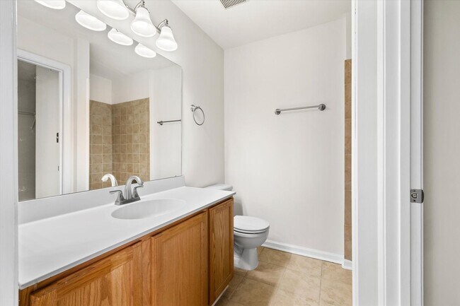 Building Photo - 4701 Colonnade Way