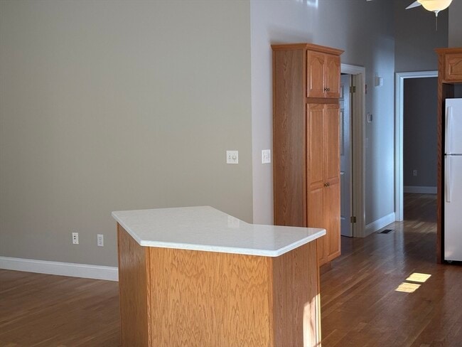 Building Photo - 13 Meadowbrook Rd