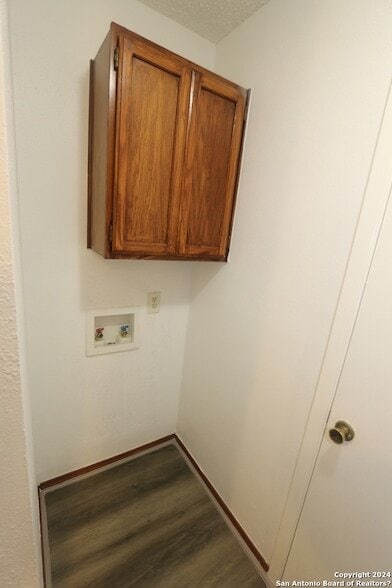 Building Photo - 6943 Sunshine Tree Dr