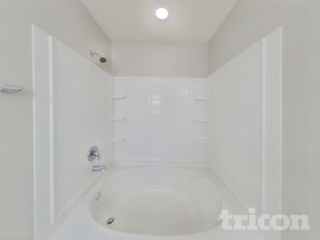 Building Photo - 1987 April Oaks Dr