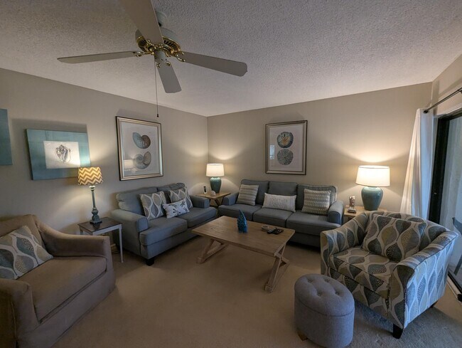 Building Photo - 16941 Waterbend Dr
