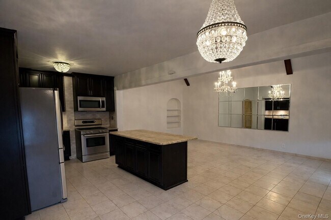 Building Photo - 54-40 80th St