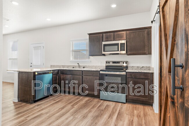 Building Photo - 106 Logan Ct