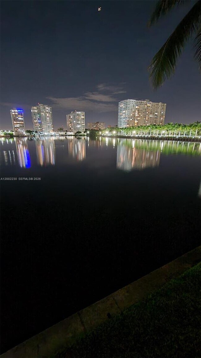 Building Photo - 18151 NE 31st Ct