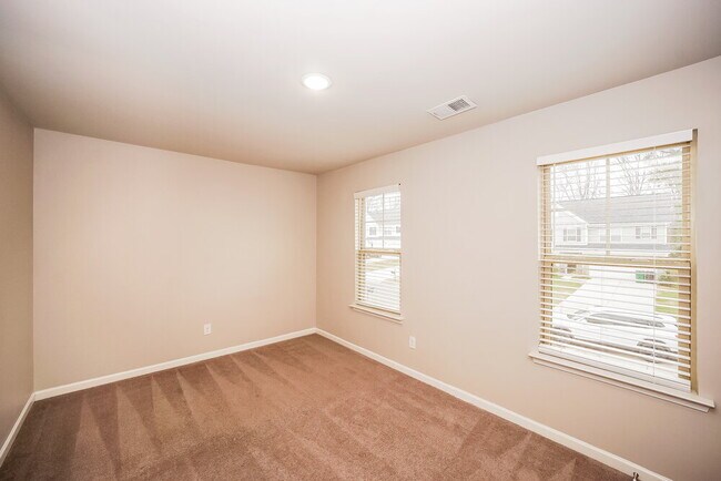 Building Photo - 1013 Helms Rd