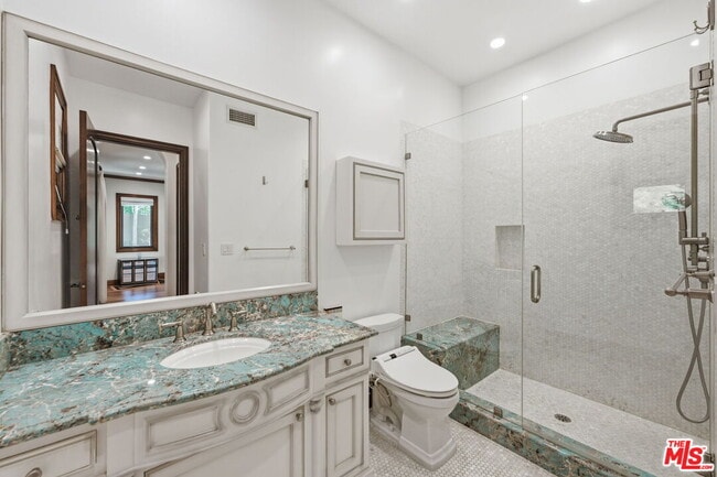 Building Photo - 2108 San Ysidro Dr