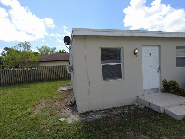 Building Photo - 620 NW 16th Ave