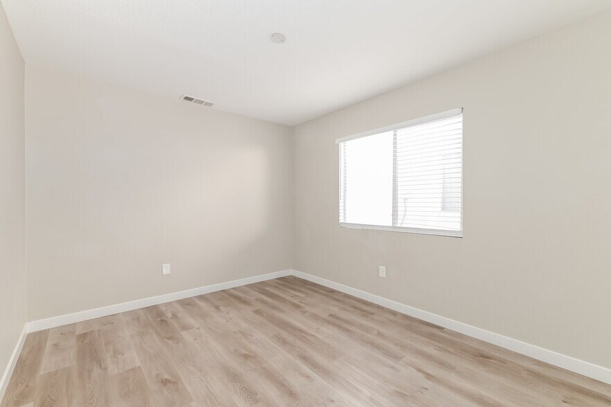 Building Photo - 1042 Juniper Ridge Ave