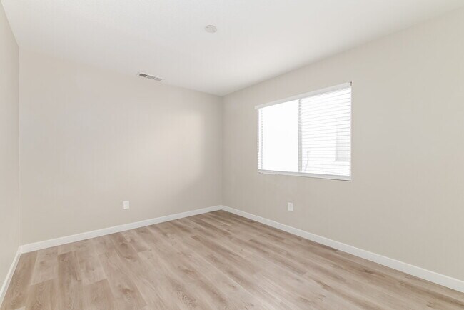 Building Photo - 1042 Juniper Ridge Ave