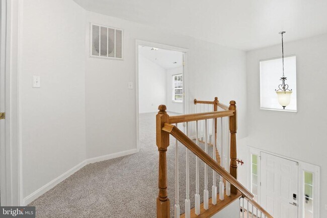 Building Photo - 11 St Marks Ct