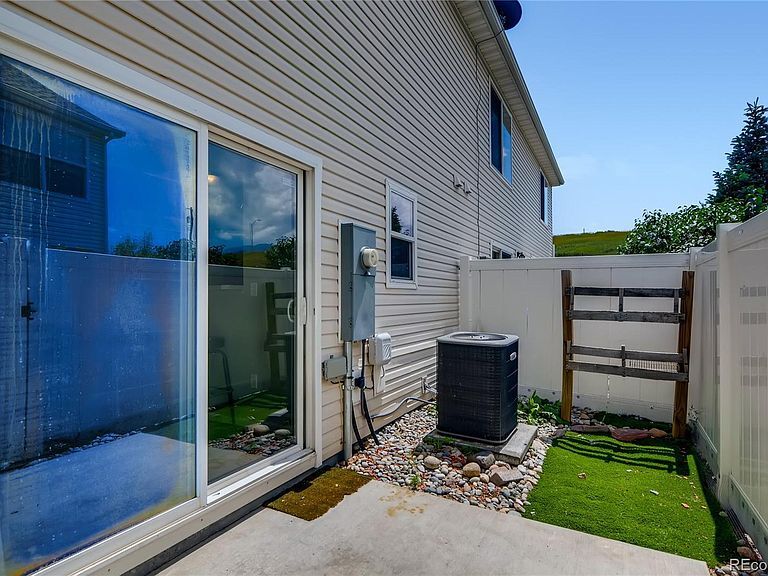 Backyard - 4818 Hobkirks Pt