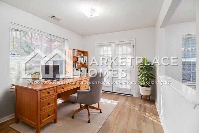 Building Photo - 10143 Deep Creek Dr