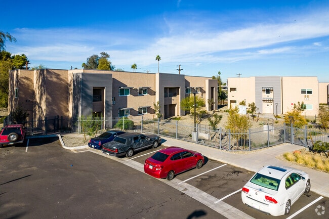 Building Photo - Village on Roeser