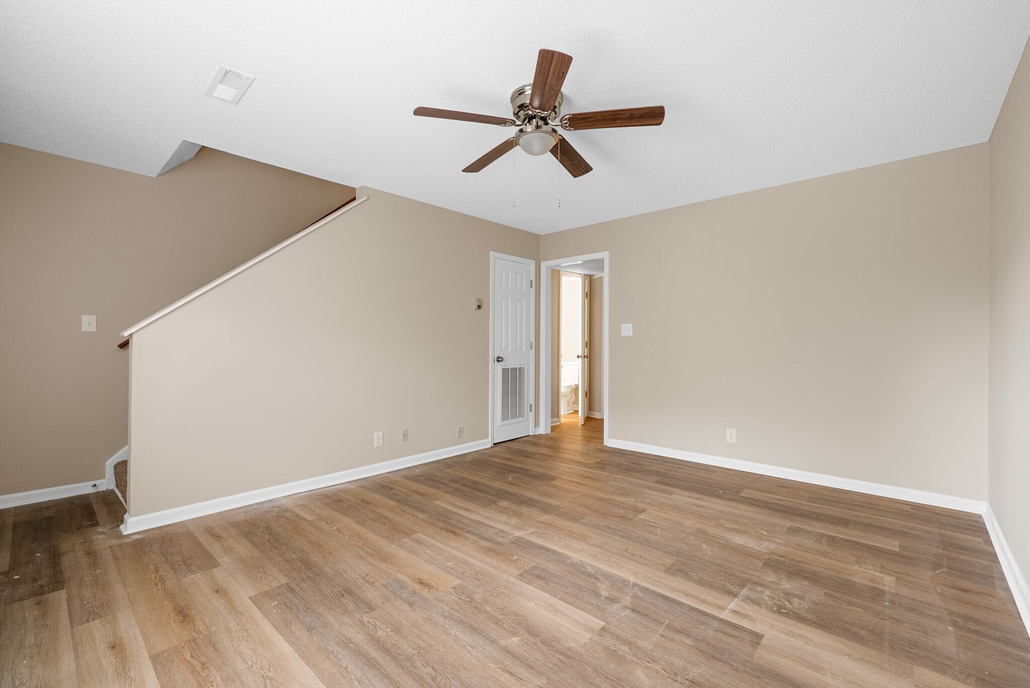 Building Photo - 481 Martha Ln
