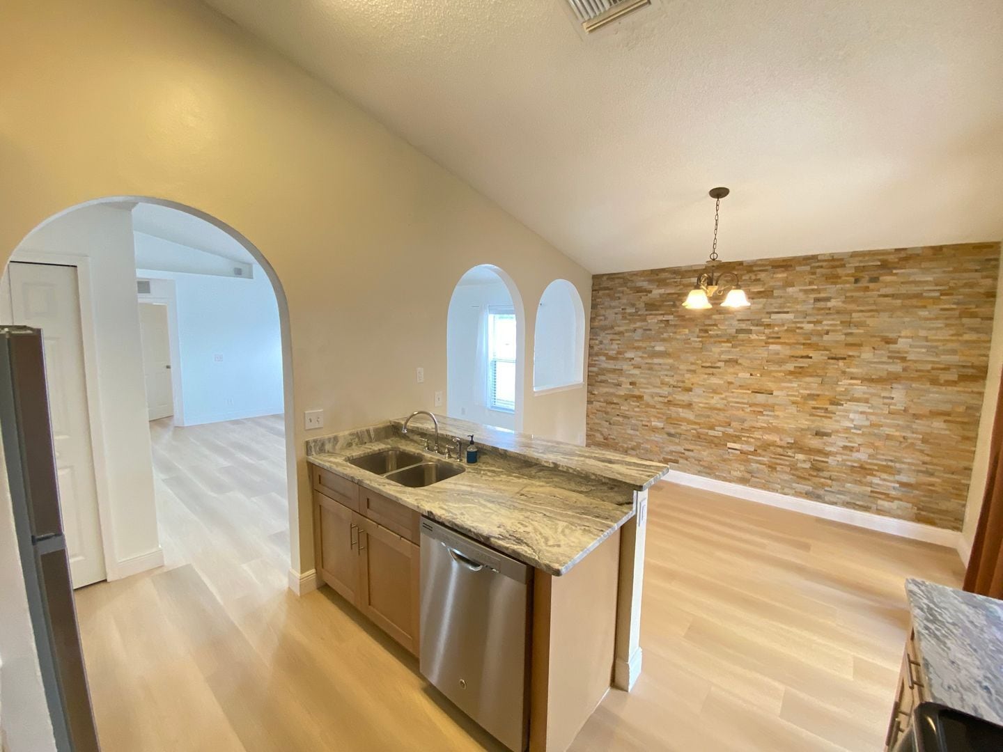 Building Photo - 1019 Great Shady Ln